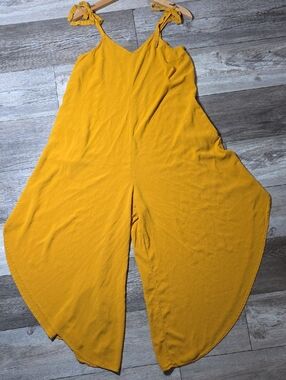 Vince Camuto Women's Mustard Yellow Solid Tie Shoulder Angled Hem Jumpsuit Sz Md